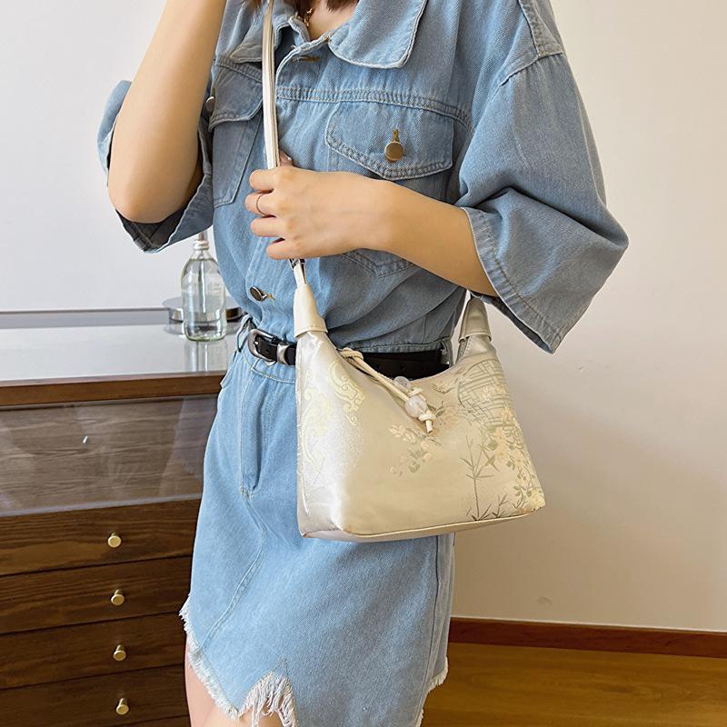 New Chinese Style Retro Bag Women's 2025 New Silk Jacquard Handbag Fashionable and Simple Shoulder Messenger Bag