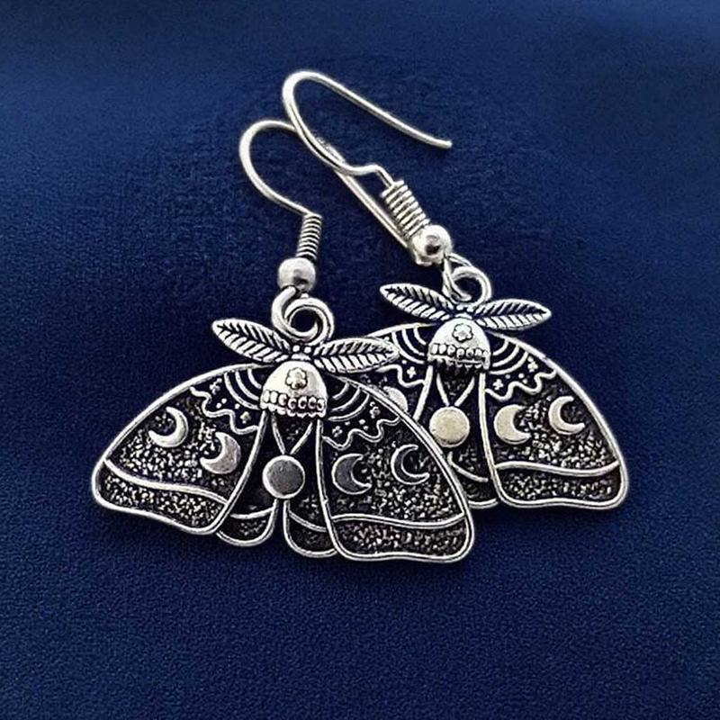 Vintage Gothic Moth Pendant Earrings For Women Men Ethnic Style Fashion Creative Ear Hook Jewelry Gift