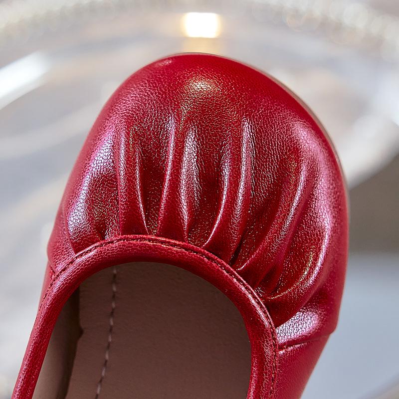 Dětské retro baleríny Mary Jane: Dívčí jednobarevné nízké princeznovské boty s kulatou špičkou, na suchý zip a s perličkami.