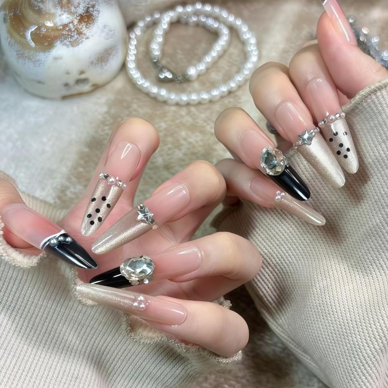 Gold Income Cat Eye Heart Nail Art: Student-Friendly, High-End, Skin-Brightening, Detachable Press-On Nails