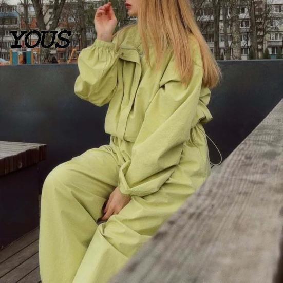 Kurtka zapinana na zamek z kołnierzem stojącym i spodnie damskie na jesień, & Zestaw dwuczęściowy luźny casual z ściągaczem w pasie i szerokimi nogawkami