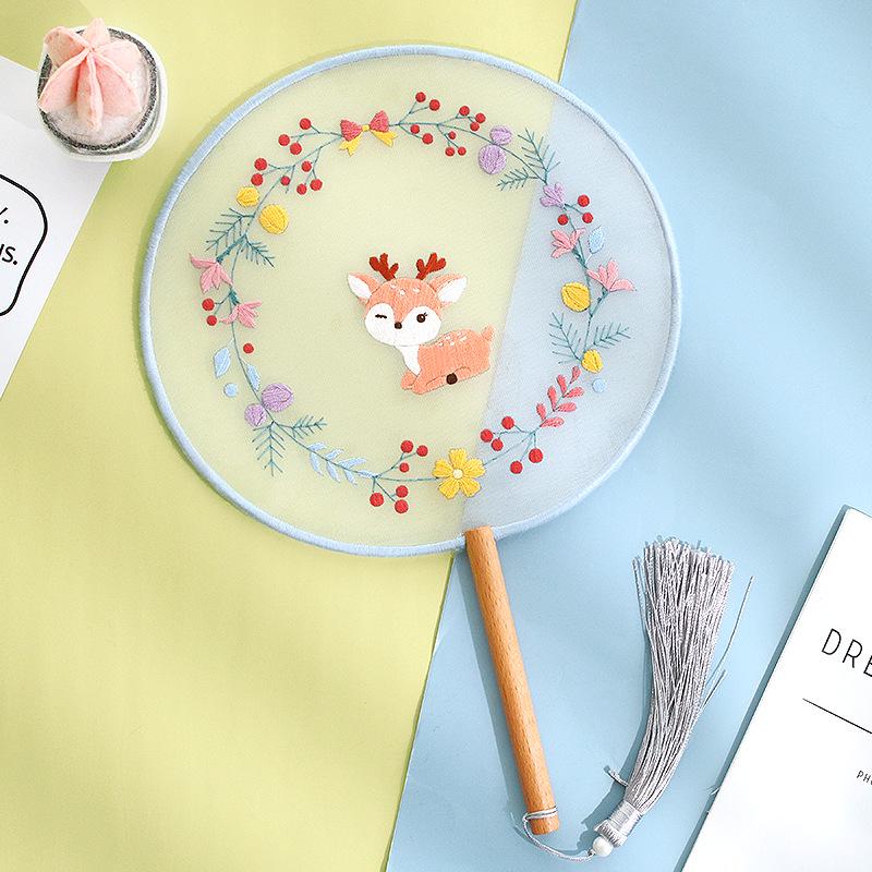DIY Anfänger Sommer Stickset: Runder Fächer im antiken Stil mit Su-Stickerei und Bandstempel