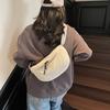 New niche versatile largecapacity shoulder bag going out for leisure popular men's and women's messenger bags baguette bags