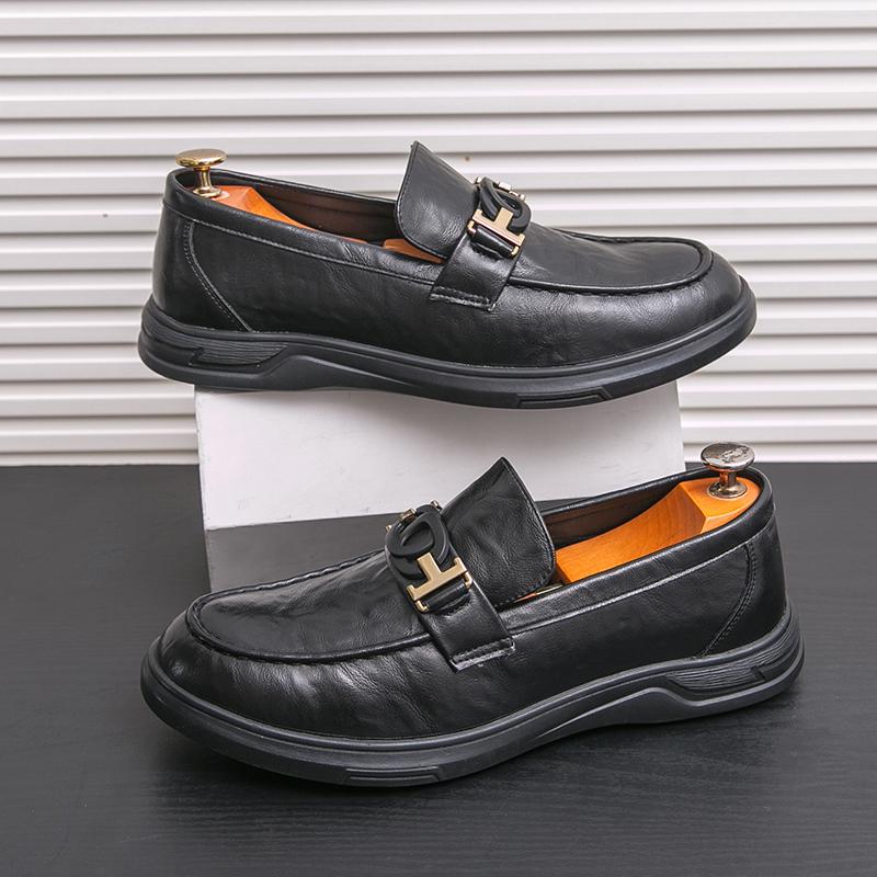 Neue Designer Herren Lederschuhe Trend Luxusmarke Business Spitzschuhe Lederschuhe Freizeitschuhe Leder Schnalle Herren Slipper