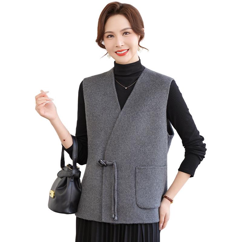 2026 Spring Collection: Elegant Handmade Chinese-Style Wool Vest for Women