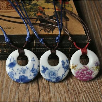 Collana rotonda in ceramica in stile etnico per donna