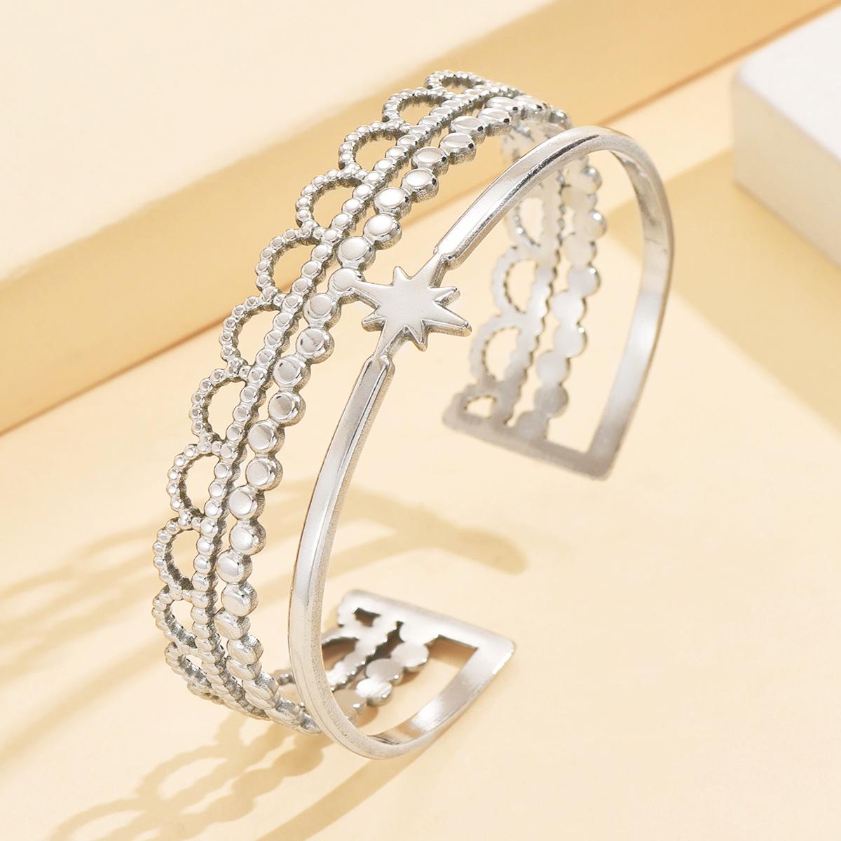 Elegant European Retro Eight-Pointed Star Stainless Steel Lace Bangle