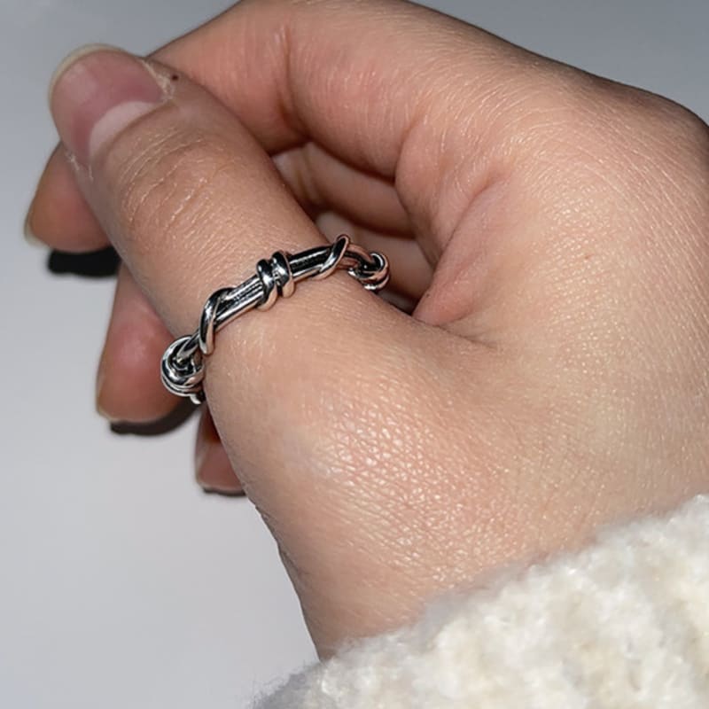 

Easy Thingz Wire Black Open Ring Silver