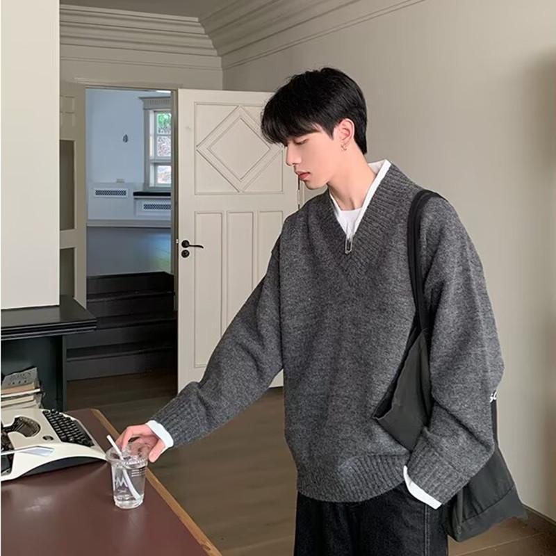 2025 Unisex Gray V-neck Hoodie: Trendy Casual Pullover, Long Sleeve, Pure Color for Early Autumn.