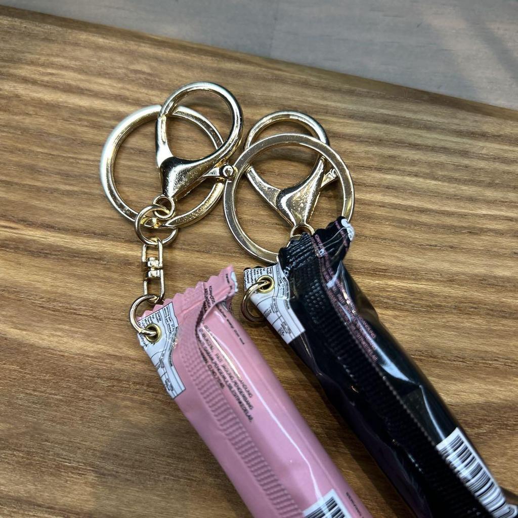 [USED] BLACKPINK Oreo Keychain Set of 2 Page Black Pink