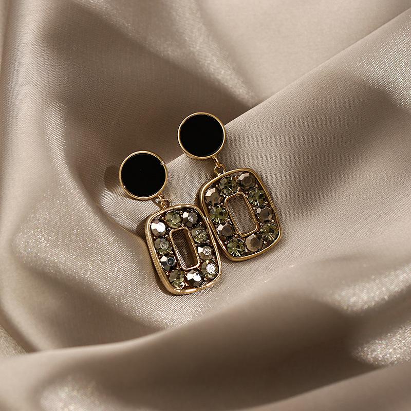 Silver Needle Retro Black Zircon Love Butterfly Earrings Sweet Cool Style Personality Earrings Light Luxury Premium Earrings