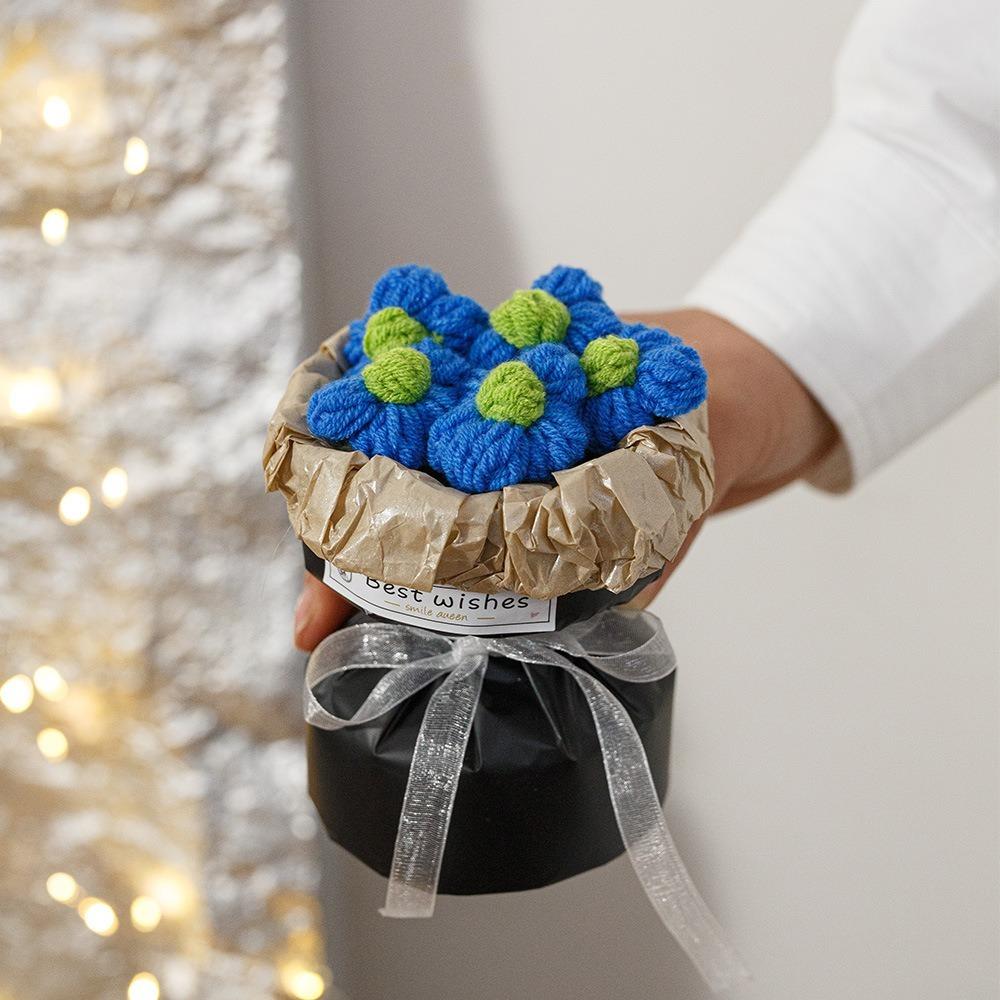 Handmade Knitted Finished Rose Flowers Bouquet Room Decoration Colorful Mini Finished Crochet Bouquet Birthday Valentine's Gift