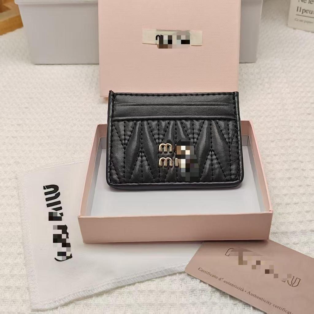 Trendy M Women's Versatile Pleated Wallet: Stylish Short Coin & Card Holder