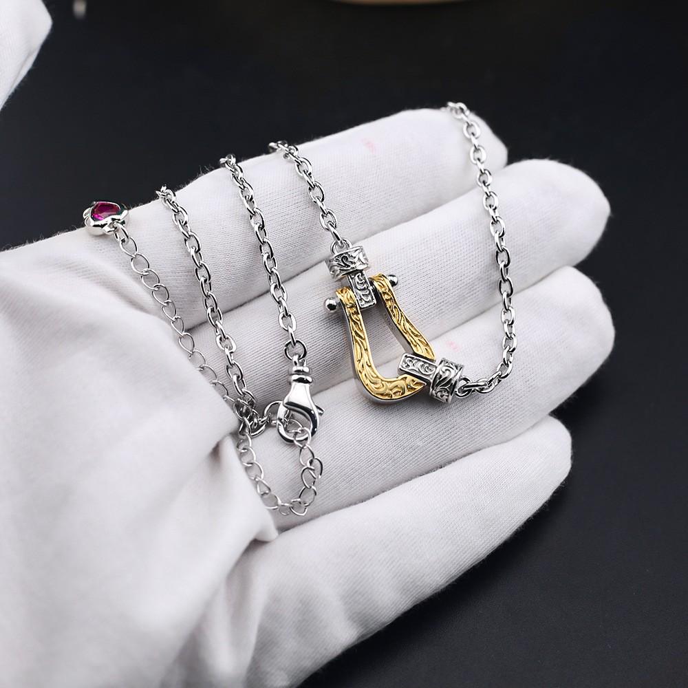 

Arabesque Horseshoe Luxury Necklace – Trendy, High-End Unisex Design Length 55cm