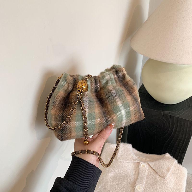 Retro Color Block Woolen Bag Women 2023 New Autumn And Winter Fashion Bucket Bag High-end Commuter Crossbody Bag зелёный