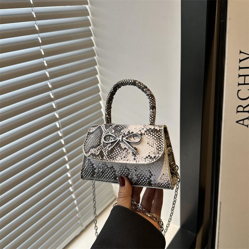 Summer New Temperament Fashion Design Snake Pattern Simple Texture Portable Crossbody Shoulder Small Square Bag Woman