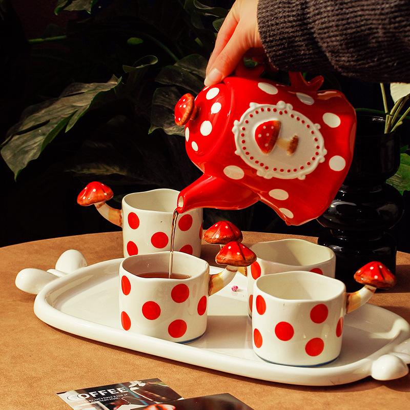 Leichter Luxus Keramik Wasserbecher Kanne Set, Haushalt Wohnzimmer Pilz Keramik Wasserset Geschenkbox