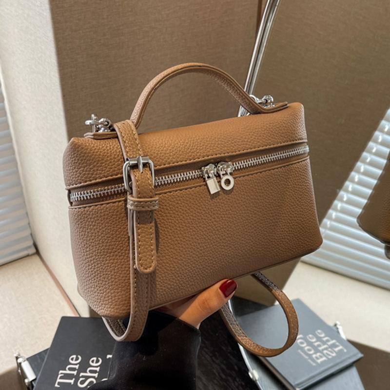 This Year's Popular Fashion Simple Retro Shoulder Bag Women's 2025 Spring New Versatile Commuter Messenger Carry Women's Bag