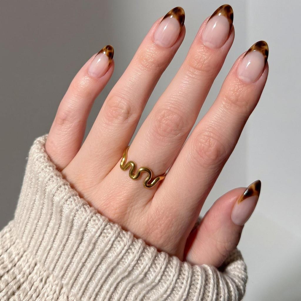 Hochwertige tragbare künstliche Nägel im Mandel-Nude-French-Stil – mittellange und lange Nagelspitzen