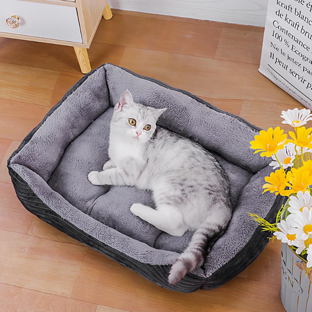 All-Season Pet Bed for Small Dogs & Cats - Winter Warmth Dog House Mat