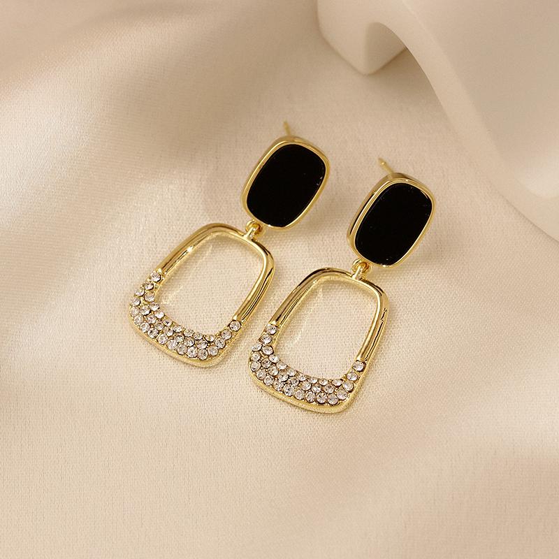 

S925 Copper Needle Korean Black Geometric Square New Temperament High Sense Atmospheric Earrings Zircon Women s Wedding Gift золотой