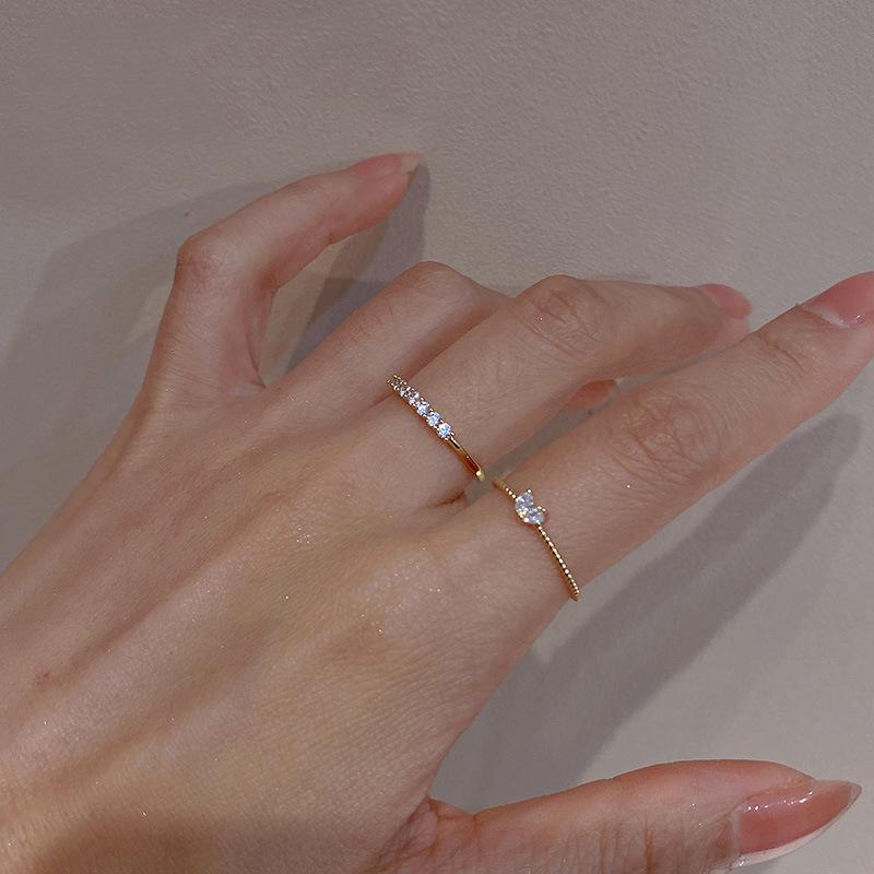 Korean Style Zircon Heart Ring: Exquisite Light Luxury Women's Design