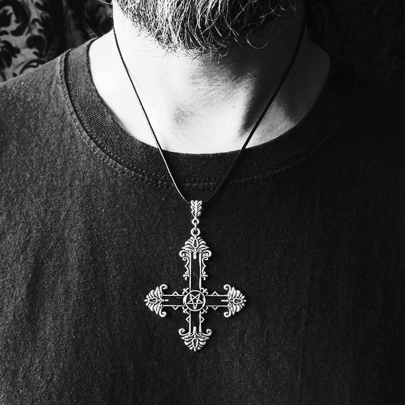 Retro Fashion Ancient Silver Carved Five-pointed Star Symbol Cross Pendant Necklace for Men Women Halloween Exquisite Jewelry