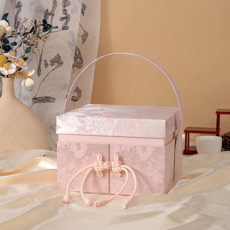 

2025 Chinese Style Wedding Favor Gift Box with Cotton Satin Lid and Base