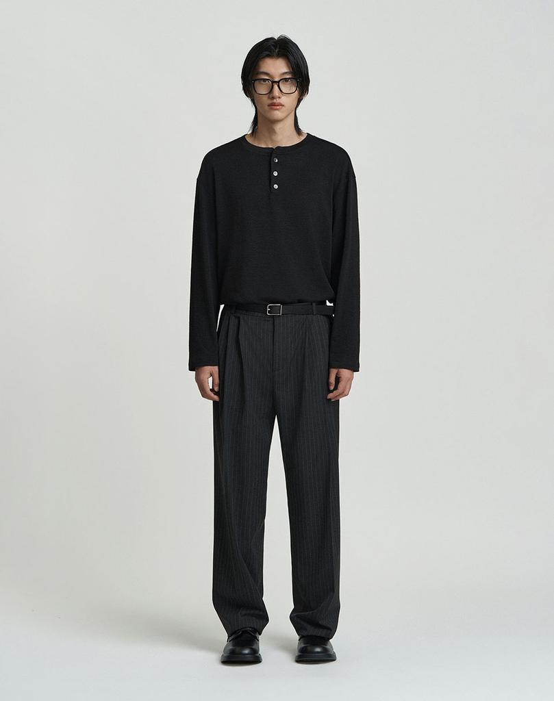 WORK ON BODY OFF Three-Button Semi-Overfit Henley Neck Long Sleeve [Black]