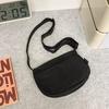 Nylon cloth bag women's summer new casual and lightweight shoulder bag versatile sports style messenger bag