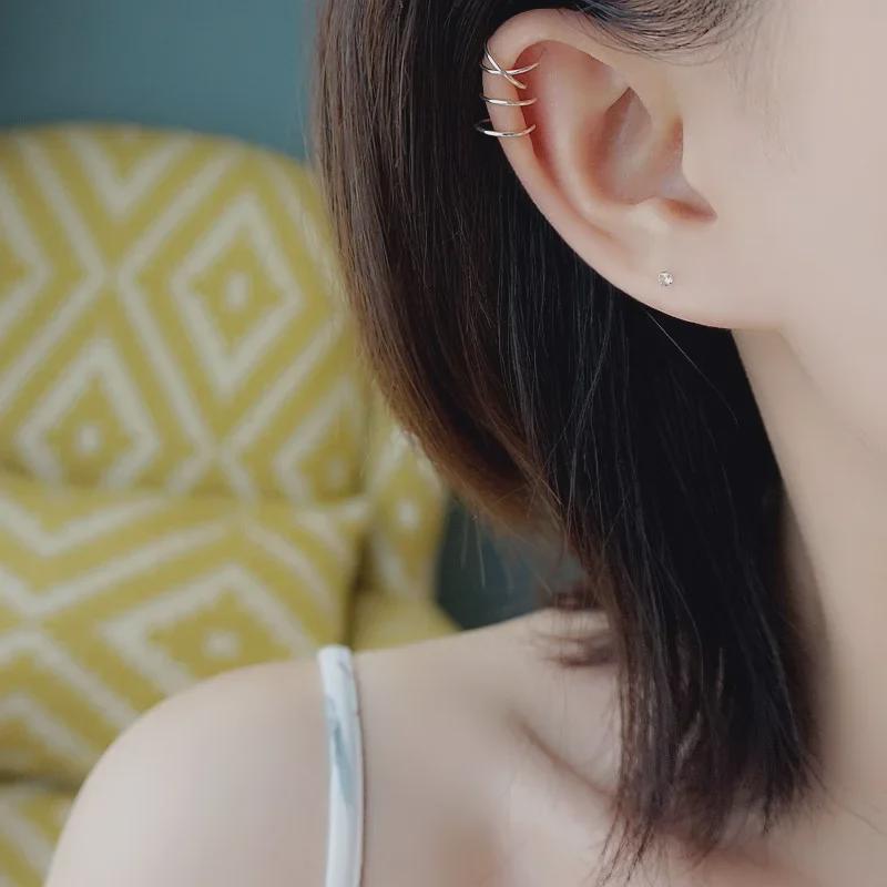 "S925 Silver Double Line Cross Ear Clip - 2023 Trendy, Non-Pierced, Cool Niche Style for Women"