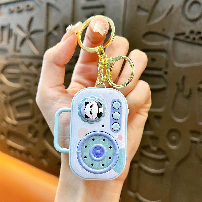 Retro Gramophone Keychain: Mini Recordable Music Box and Fun Pendant Gift