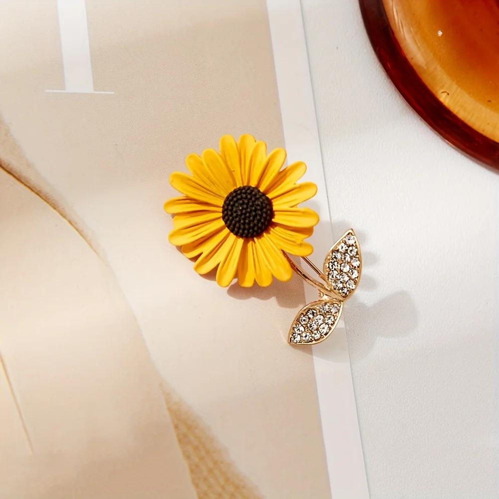 

1PC Ladies Elegant Flower Brooch - Sunflower Pattern with Gold Petals and Black Center