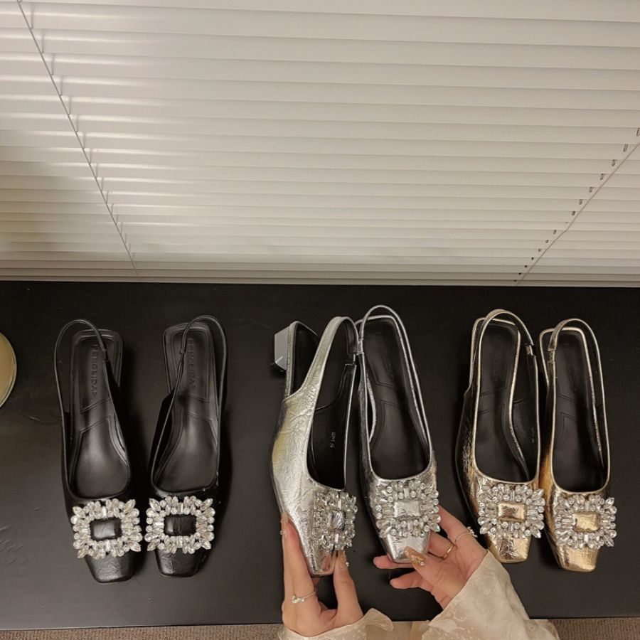 

Fairy Feng Shui Diamond Baotou Summer 2025 New Square Head Back Empty Pedal New Chinese Mary Jane Middle Heel Sandals 35