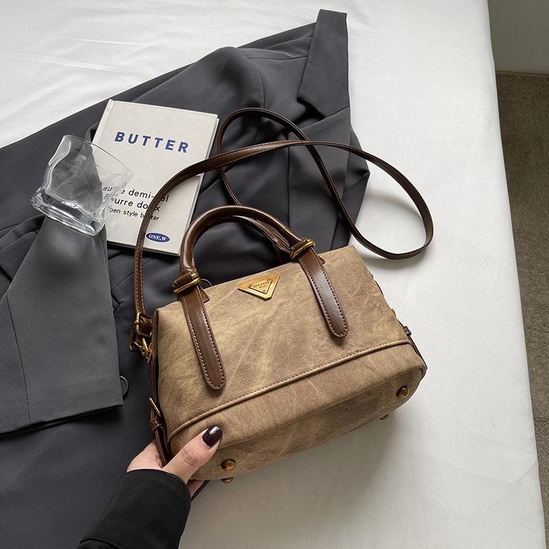 

Сумка премиум-класса в стиле ретро, женская, зима 2025, популярная текстура, универсальная сумка через плечо, сумка-мессенджер для поездок 24*10*16