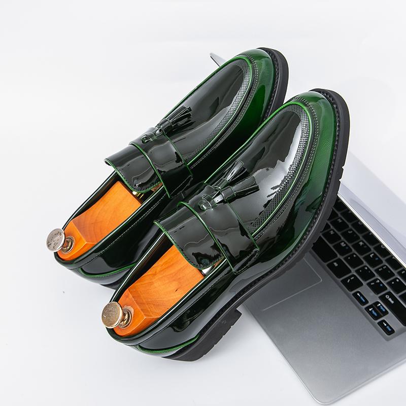 

Деловые мужские кожаные туфли с бахромой Мужские повседневные удобные дышащие и модные кожаные туфли с острым носком Размеры 38-46 46 зелёный