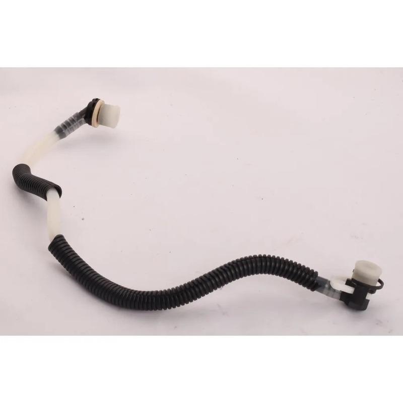 Automobile Fuel Hose Rubber Oil Tube A6110706832 for Mercedes Benz Vito W638 Sprinter 2000-2006 Brand New
