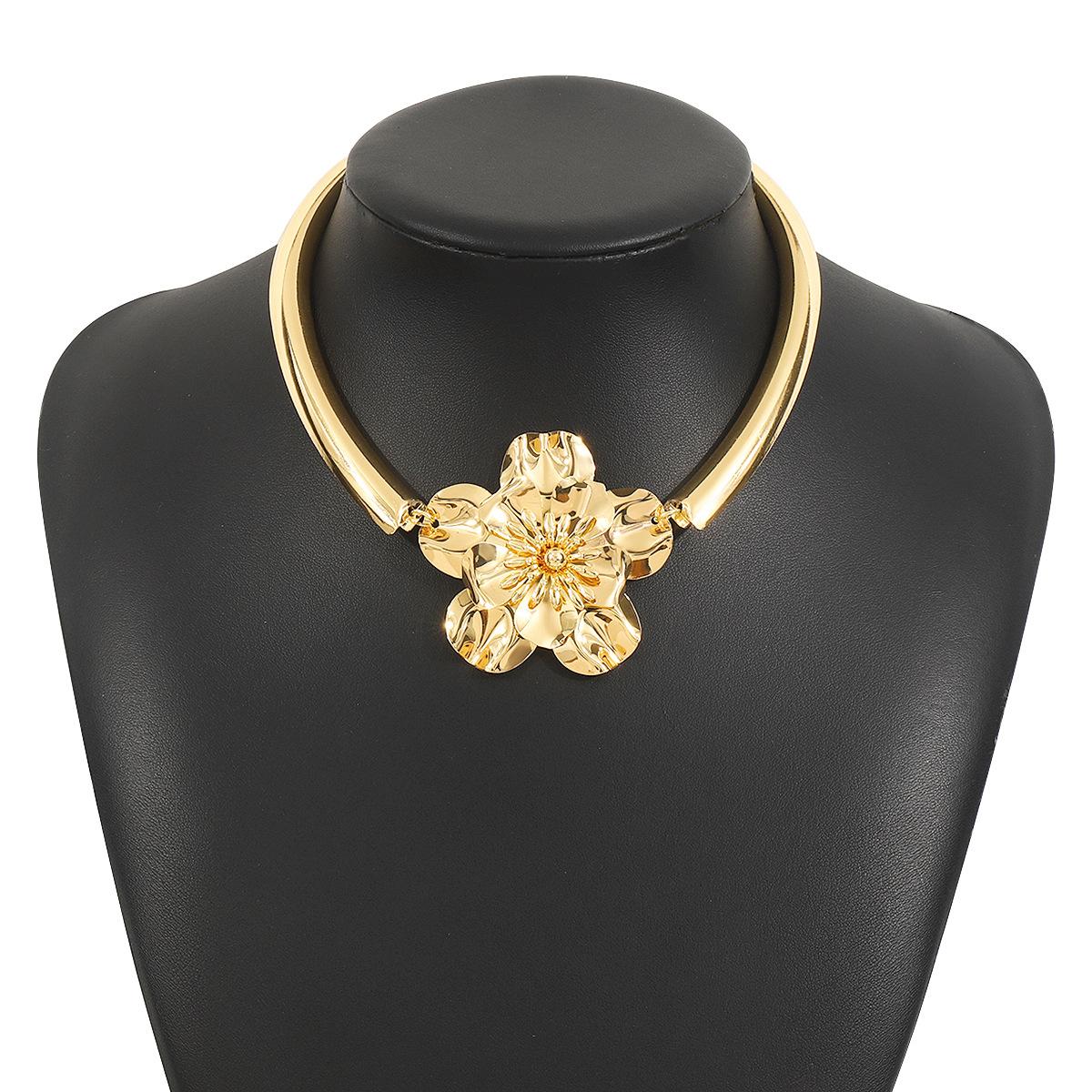 

Tooxika Fashion Retro Flower Necklace Niche Light Luxury Temperament Metal Style Necklace