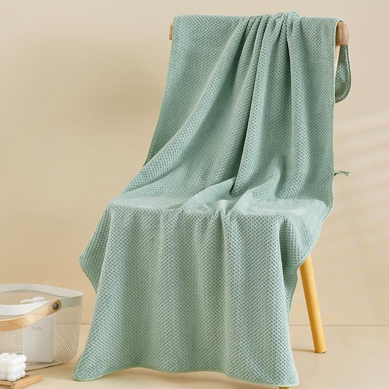 Coral Fleece Bath Towel, Thickened and Enlarged 90 * 170, Covering The Body. Adult Quick Drying and Absorbent Swimming Gift Bath Towel