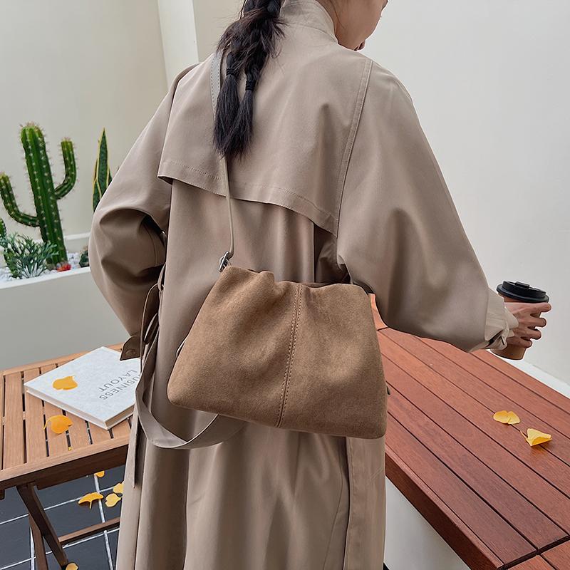 Autumn Retro Versatile 2026 Bags for Women Large Capacity Commuting Handbags Faux Suede Solid Color Shoulder Bag