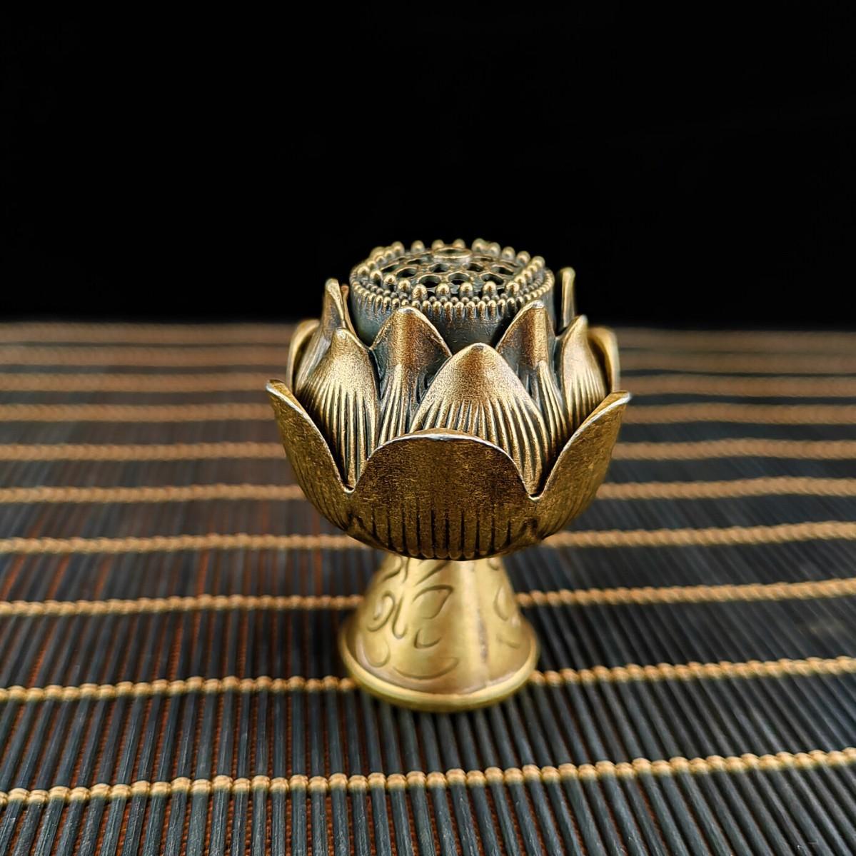 

1PC Creative Metal Lotus Teapot Incense Burner Vertical Lotus Indoor Aromatherapy Home Desktop Buddhist Utensils Accessories