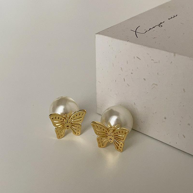 French Retro Butterfly Pearl Stud Earrings Women'S Light Luxury Elegance High Fashion Personality Temperament Versatile Earrings Earrings