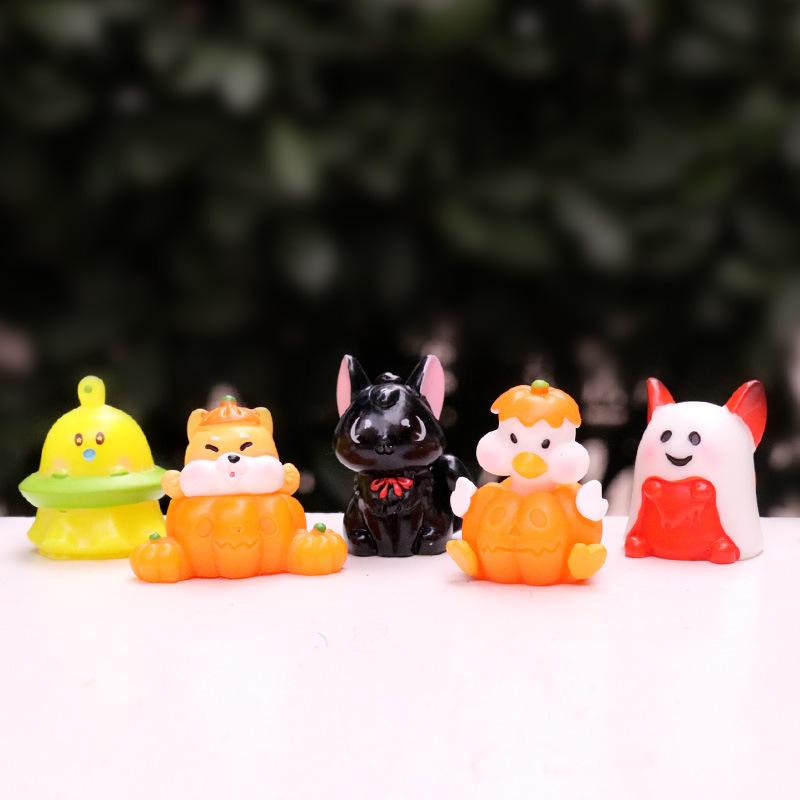 Halloween Mini Resin Figurines Adorable Cartoon Design Bright Colors Hand-Painted Small Ornaments for Home Desktop Decor