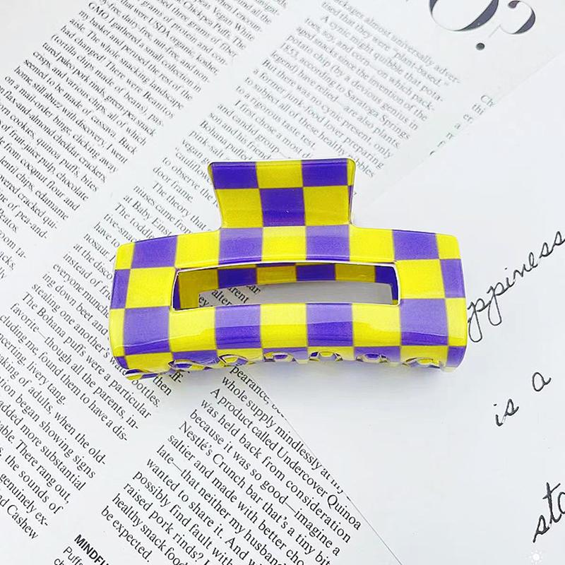 Neu eingetroffen: Modische, 8 cm große, rechteckige Haarspange mit Karomuster aus Acryl für dickes Haar – Haifisch-Haarspange