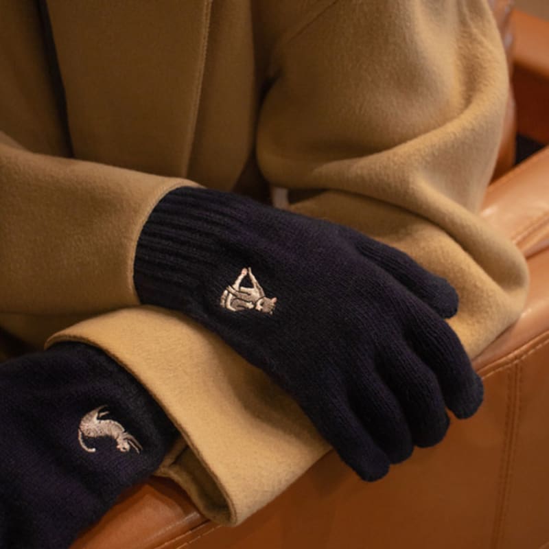 SNOOZY Gray Cat Embroidered Wool Knit Gloves Navy