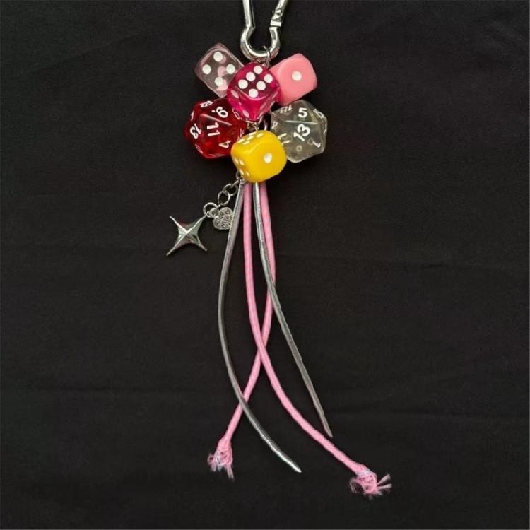 Stilvoller Handyhüllen-Anhänger Würfel Hängender Charm Mehrzweck-Würfel Amulett Rucksackzubehör Modeschmuck für Geldbörse