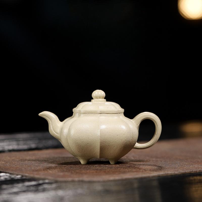 

110ml Yixing Purple Clay Teapots Handmade square Pot Raw Ore Motoyama green Mud Tea Maker Kettle with Strainer Zisha Tea Set