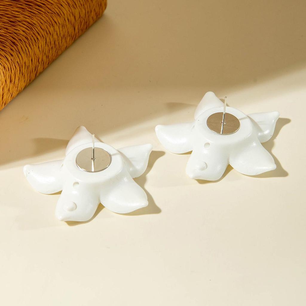 New Spring/Summer Simulation Dyeing Resin Flower Earrings for Women's Jewelry, Fresh and Cute Flower Earrings