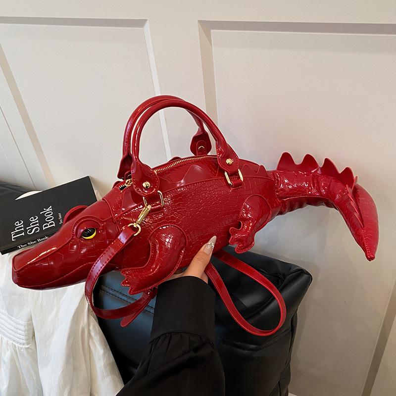 Personalized and creative bag 2025 new European and American fashion funny crocodile shape bag women's retro portable messenger bag