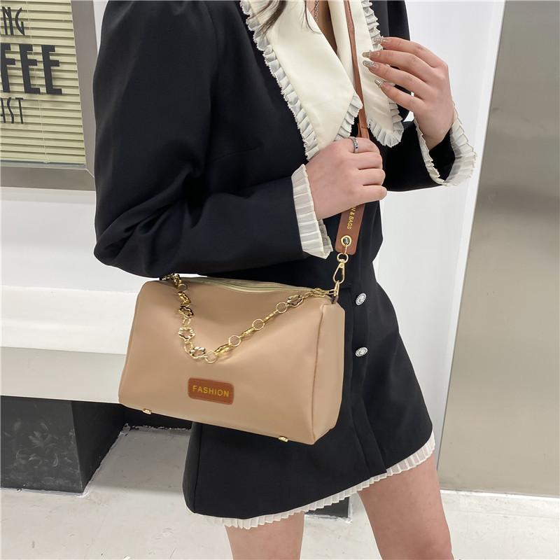 Chic Urban Style Women's Handbag 2022 Spring Summer Fashion Trendy Pu Leather Small Square Shoulder Bag